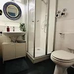 Attraktives Mit Dem Blick Auf Den *