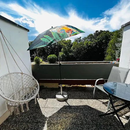 Attraktives Mit Dem Blick Auf Den *