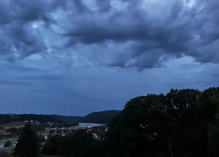 Attraktives Mit Dem Blick Auf Den